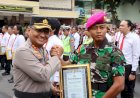 Kapolres-Lumajang-Beri-Reward-Anggota-Marinir-yang-Bantu-Ungkap-Kasus-PMI-Ilegal