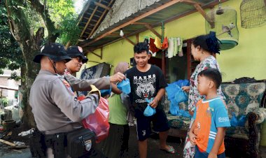 Polres-Jember-Terjunkan-Personel-Bantu-Warga-Terdampak-Banjir