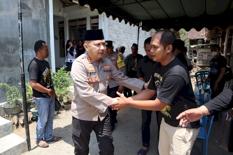 Takziah ke Rumah Duka, Kapolres Kediri Kota Berkomitmen Ungkap Kasus Pengroyokan