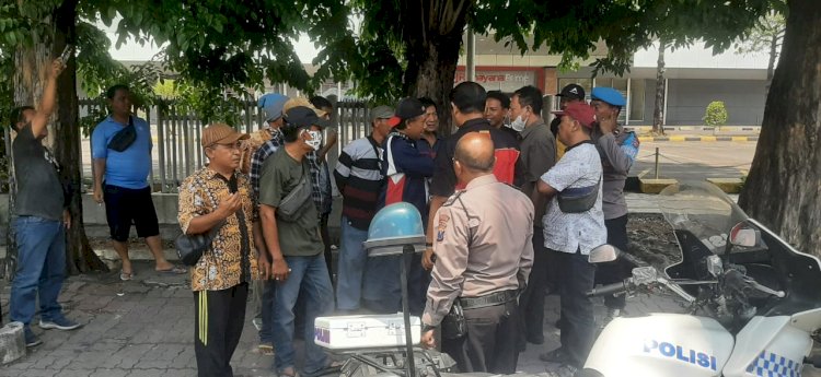 Polsek Sidoarjo Kota Sosialisasi Bahaya Narkoba kepada Sopir Angkutan Kota