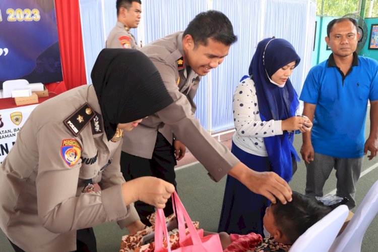 Senyum Bahagia Anak - anak Usai Mengikuti Khitan Gratis Polres Malang