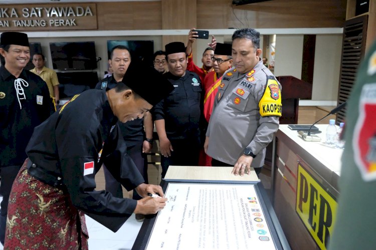 Polres Tanjungperak Gelar Cangkrukan Kamtibmas Bersama Perguruan Pencak Silat Untuk Pemilu Damai