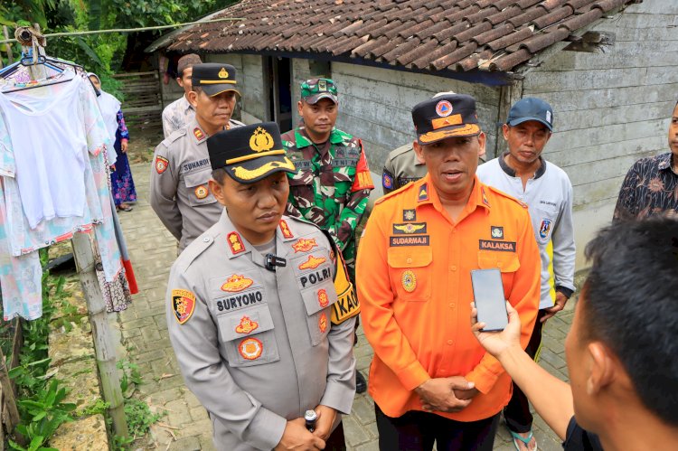 Pasca Gempa Polres Tuban bersama BPBD Beri Bantuan Warga Terdampak