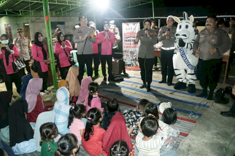 Tiba di Pulau Bawean, Kapolres Gresik langsung Hibur Anak-Anak Korban Gempa