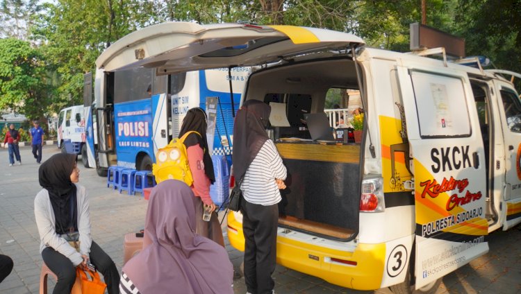 Minggu Melayani, Polresta Sidoarjo Sediakan Layanan Publik di Alun-alun