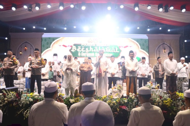 Perkuat Kebersamaan Melalui Lantunan Sholawat dan Ceramah Kebangsaan