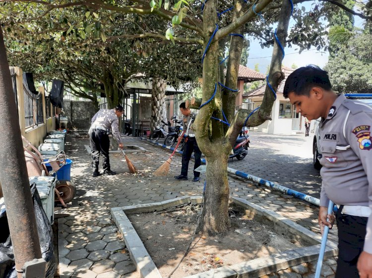 Sambut Harlantas Bhayangkara ke -69 Polres Batu Gelar Bakti Sosial dan Bakti Religi