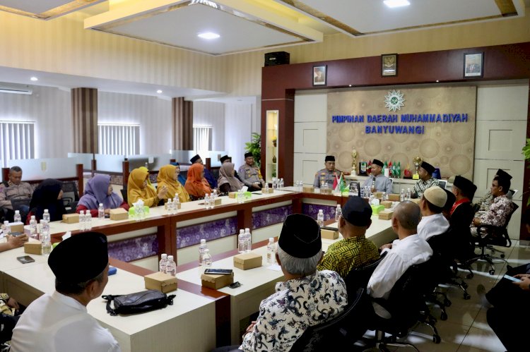 Cooling System, Kapolresta Banyuwangi Silaturahmi ke PD Muhammadiyah Pererat Sinergitas Wujudkan Pilkada 2024 Damai