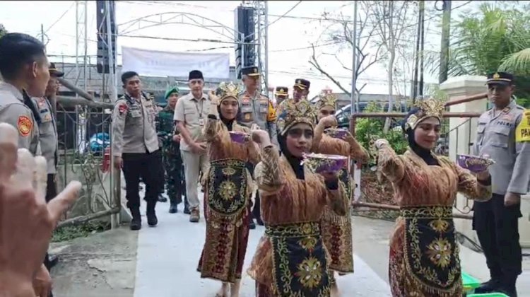 Kapolda Jatim Kunjungi TPS Unik Nuansa Pesta Pernikahan di Bangkalan