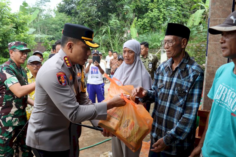 Kolaborasi Polresta Banyuwangi dan Forkopimda Salurkan Bantuan untuk Warga Terdampak Banjir