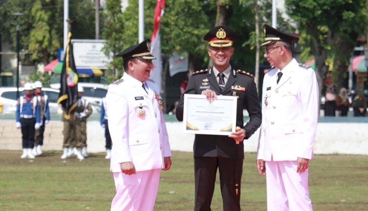 Kapolres Jember Terima Dua Penghargaan dalam Upacara Hari Jadi Kabupaten Jember ke-96