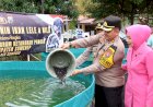 Kapolres-Sumenep-Tabur-12-Ribu-Benih-Ikan,-Dukung-Program-Ketahanan-Pangan
