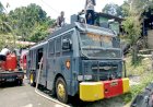 Quick-Respon-Polri-Bantu-Padamkan-Kebakaran-di-Kodam-Lama-Jayapura