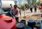 Polres-Ponorogo-Hadir-Bawa-Harapan-Saat-Kemarau-Panjang,-Salurkan-16-Ribu-Liter-Air-Bersih-untuk-Warga-Karangpatihan