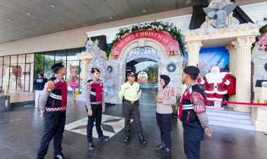 Polisi-Sidoarjo-Masifkan-Patroli-di-Pusat-Perbelanjaan-Berikan-Rasa-Aman-Saat-Nataru
