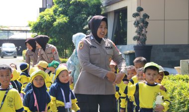 Satlantas-Polresta-Sidoarjo-Kenalkan-Profesi-Polri-Sejak-Dini