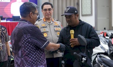 Polda-Jatim-Kembalikan-Mobil-dan-Motor-Hasil-Ungkap-Kasus-Curanmor-kepada-Para-Korban-Tanpa-Biaya