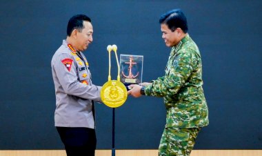 Kapolri-Bersama-Menko-Polkam-dan-Pimpinan-Lembaga-Negara-Perkuat-Kebersamaan-di-Mabes-TNI-AL