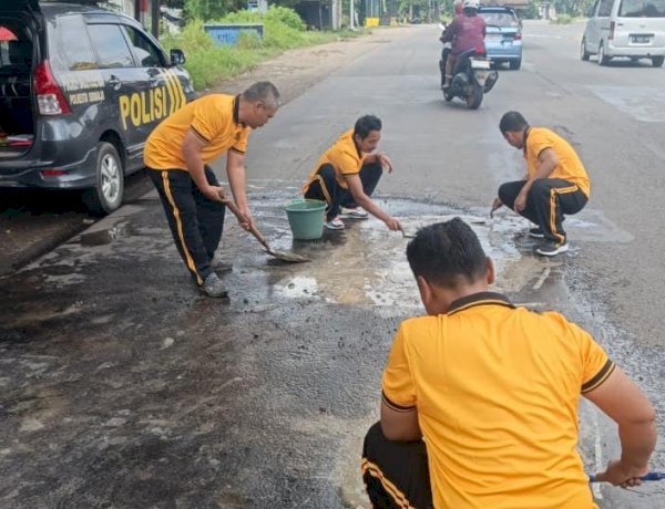 Operasi Keselamatan Semeru 2026 Polresta Sidoarjo Tambal Jalan Berlubang
