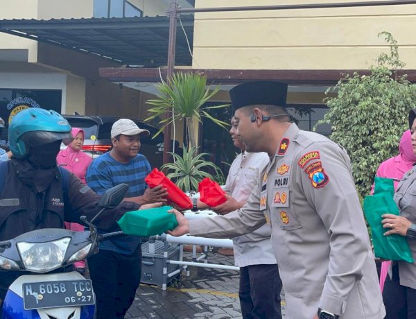 Hangatnya Kebersamaan Ramadhan, Polsek Candi bersama Ibu Bhayangkari dan Aliansi Jurnalis Sidoarjo Berbagi Takjil