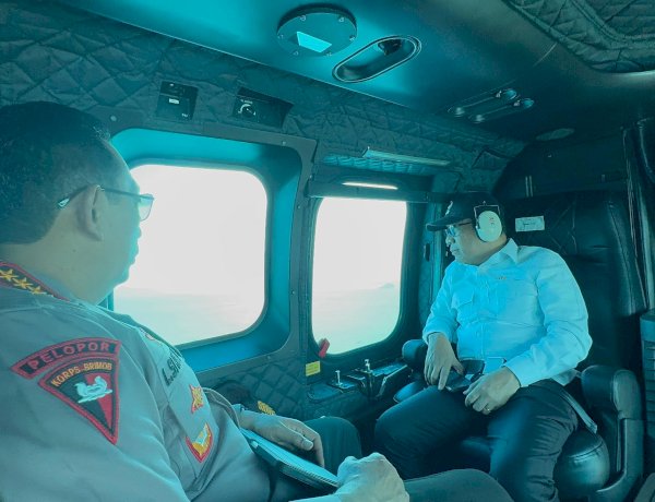 Cek Kesiapan Arus Mudik Pelabuhan Merak, Kapolri, Panglima hingga Menko PMK Patroli Naik Heli
