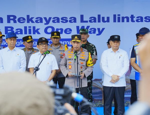 Pimpin One Way Nasional Arus Balik Lebaran, Kapolri ke Pemudik Utamakan Keselamatan