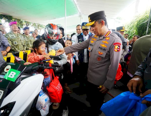 Tinjau Arus Balik di Pelabuhan Bakauheni Kapolri Pastikan Pemudik Aman-Selamat Sampai Tujuan