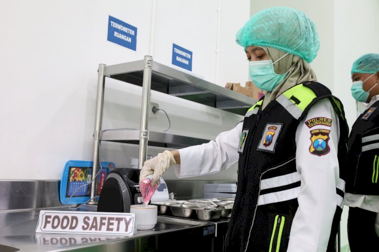 SPPG Polres Tulungagung Penuhi Standar Higiene Terima SLHS Komitmen Sukseskan MBG