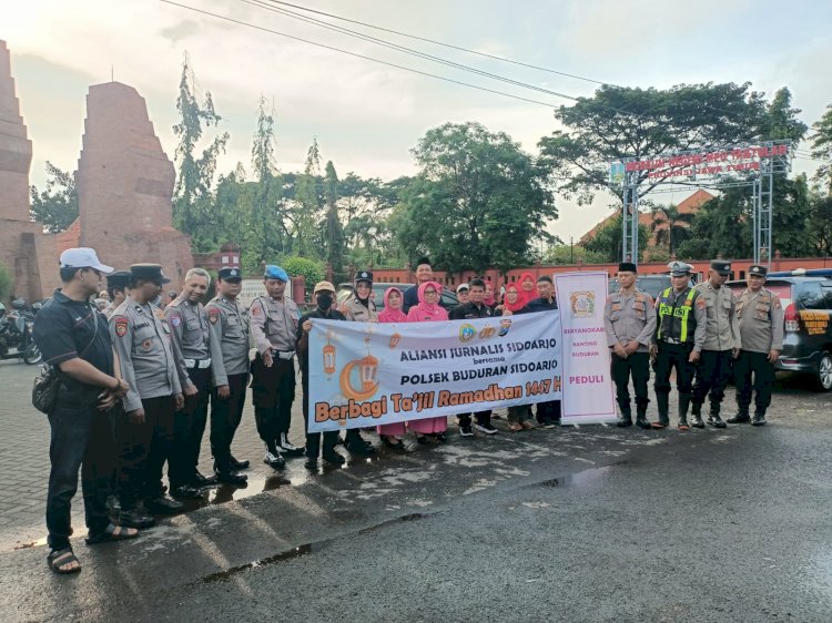 AJS dan Polsek Buduran Sidoarjo Tebar Kebaikan, Bagikan Ratusan Takjil di Depan Museum Mpu Tantular